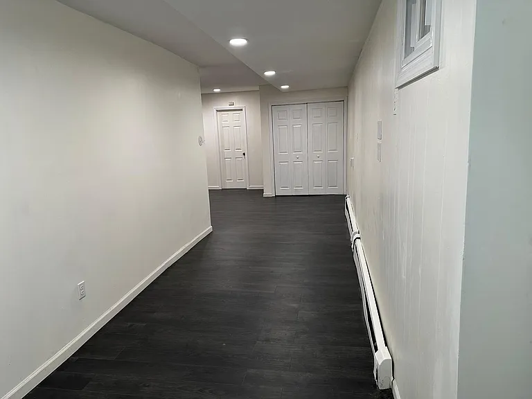 402 N 3rd St #1F — Photo 5