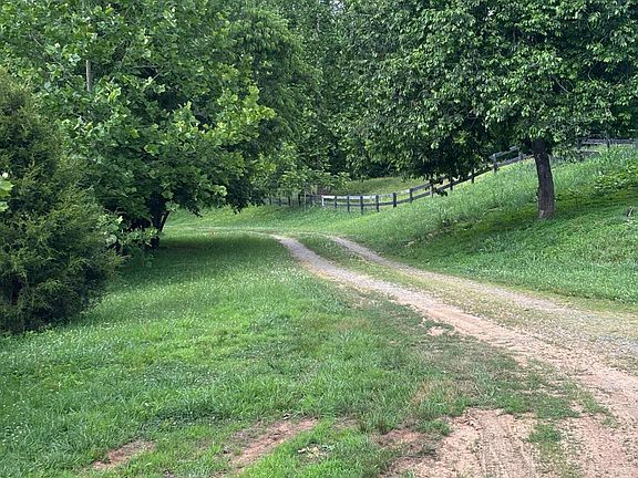 2nd image of 4547 Ridge Rd