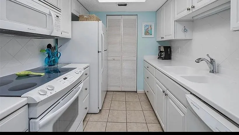 1440 Ocean Blvd — Photo 2