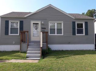 10737 Saint Xavier Ln, Saint Ann, MO 63074