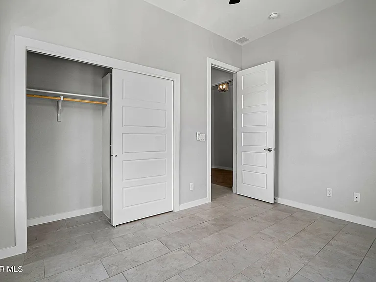 329 Hector Porras Dr — Photo 6