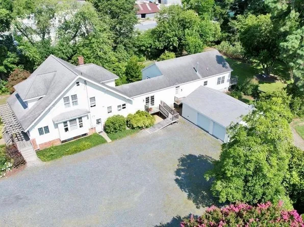 141 Market St, Onancock, VA 23417