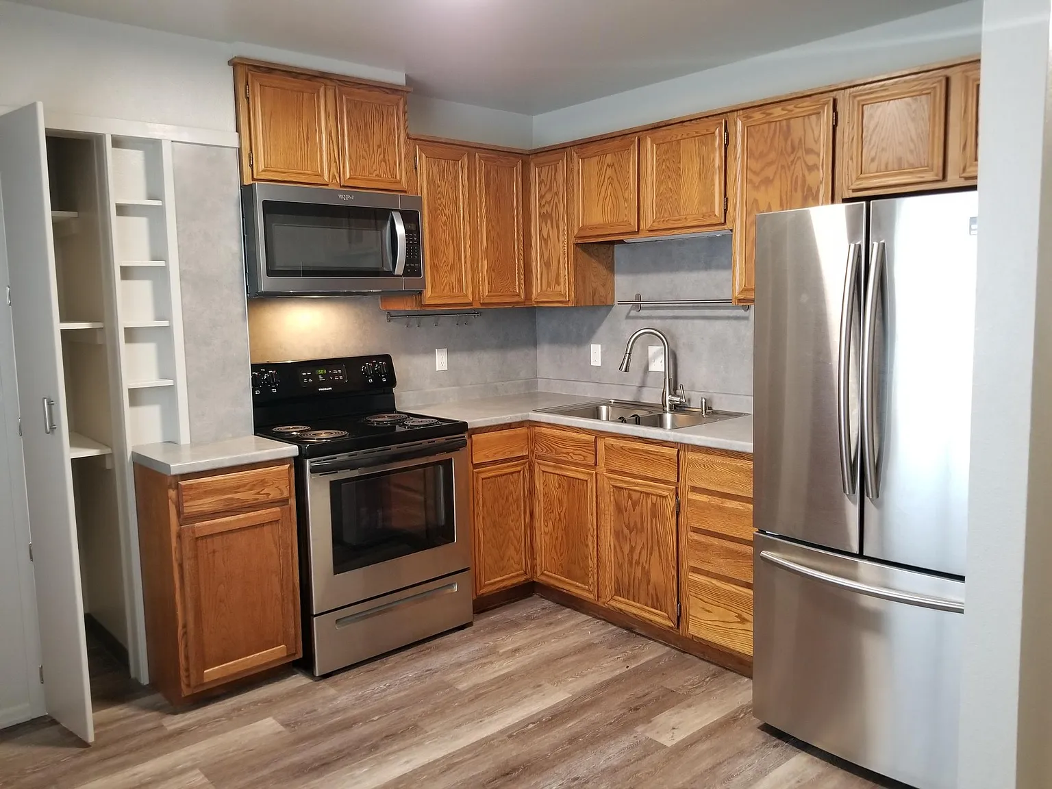 2 bed, 780 sqft, $1,150 — Photo 2