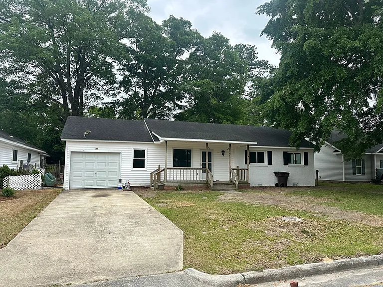 810 W Country Club Dr — Photo 2
