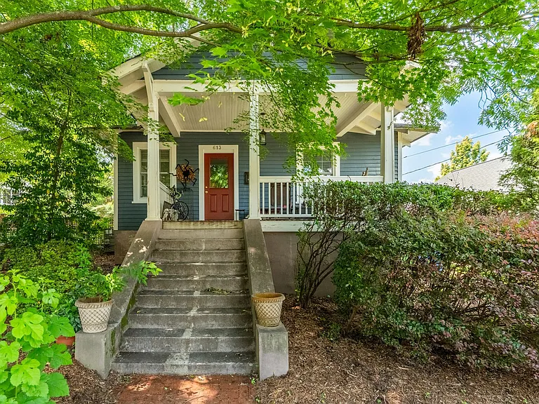 613 Elm St — Photo 1