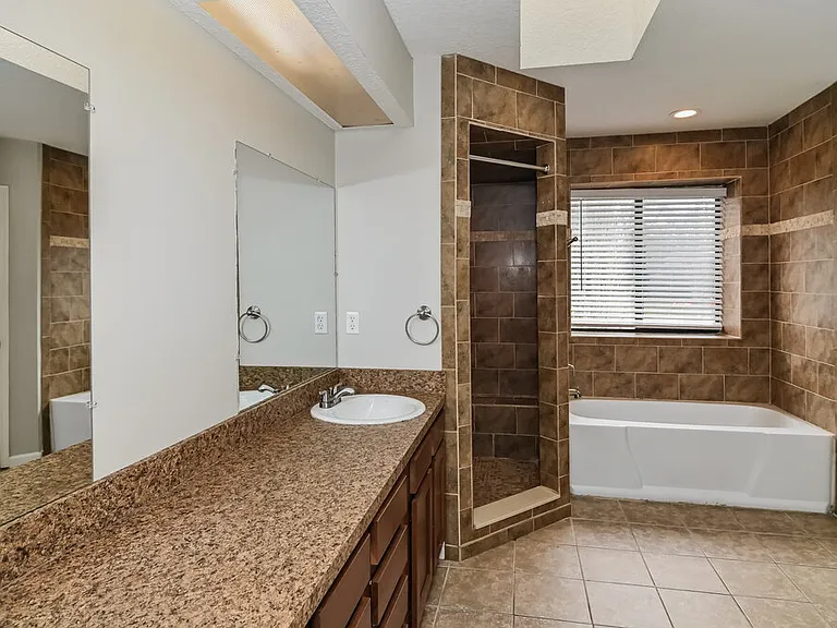 8255 Spencers Trace Dr — Photo 11
