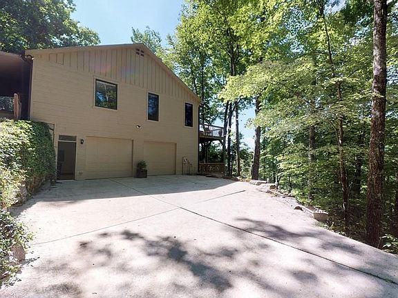 2nd image of 160 Ladyslipper Ct
