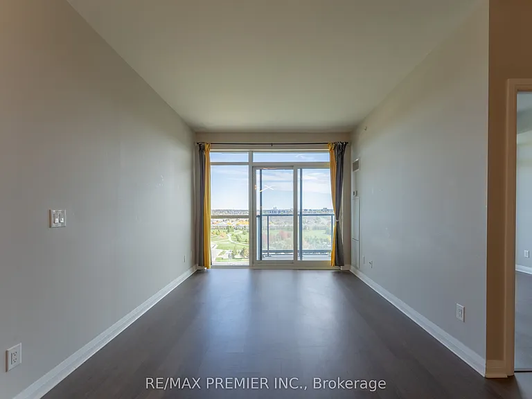 55 Oneida Cres #1401 — Photo 4