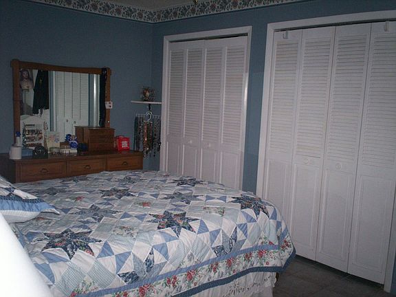 master bedroom has pool view