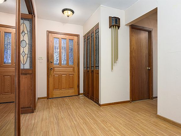 5th image of 437 Norman Ct
