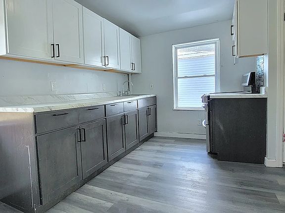 2nd image of 81 Washington St Floor 2