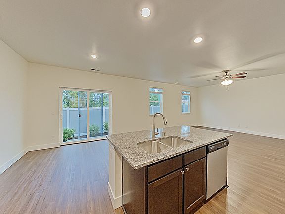 5th image of 2304 E Wild Horse Way