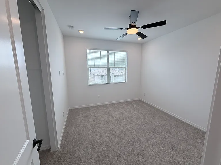 24172 W Raymond St — Photo 41
