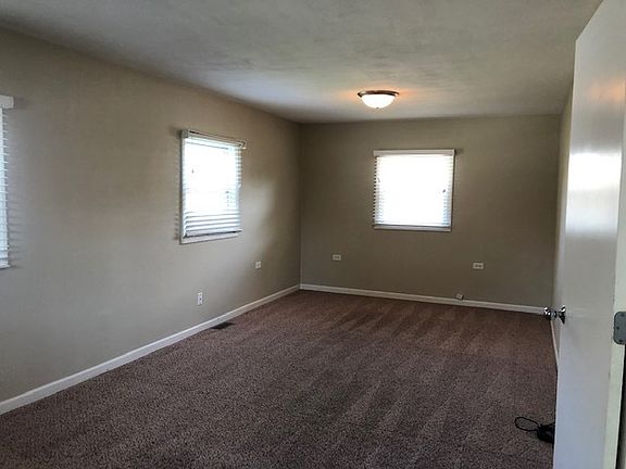 3rd image of 24118 W Hazelcrest Dr