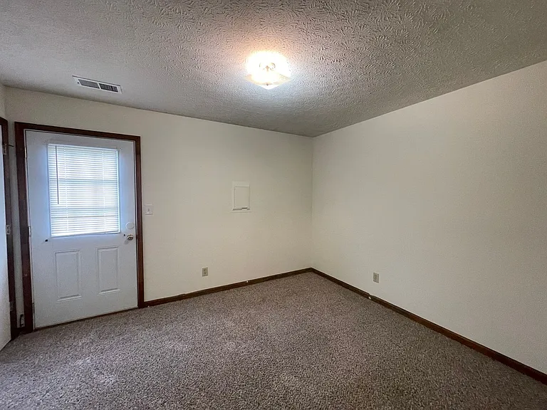 5485 Waterlick Rd — Photo 6