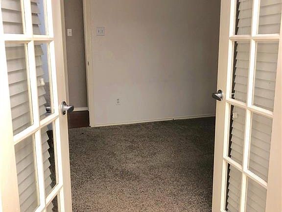 5th image of 117 Fort Edward Dr