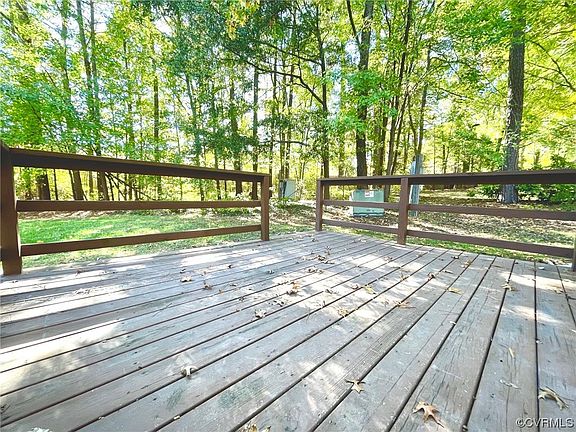 4th image of 4013 Bush Lake Pl