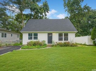 145 Wavecrest Dr, Mastic Beach, NY 11951