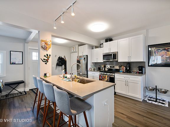 5th image of 1701 N Maplewood Ave