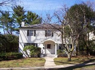 401 Park Ave, Manhasset, NY 11030