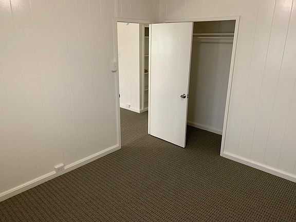 4th image of 510 Captain Cook Ave APT B