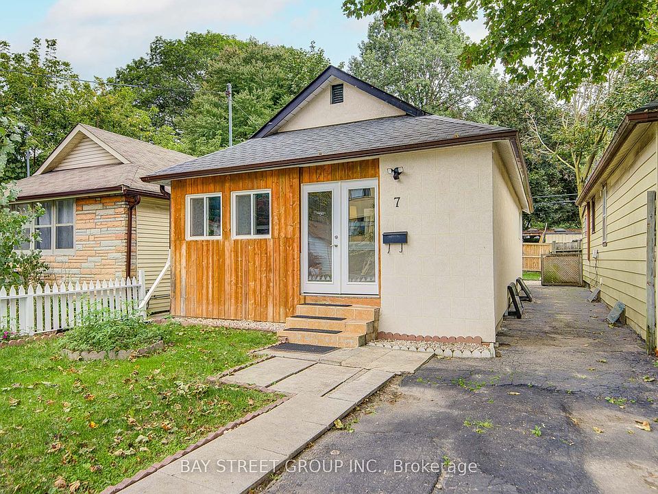 1st image of 7 Emmott Ave