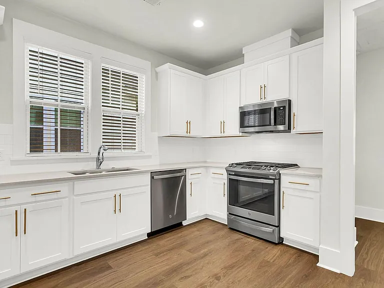 254 Symphony Ave — Photo 20