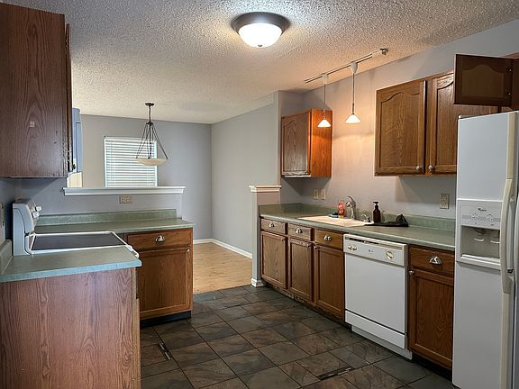 5th image of 16655A Aulton Dr