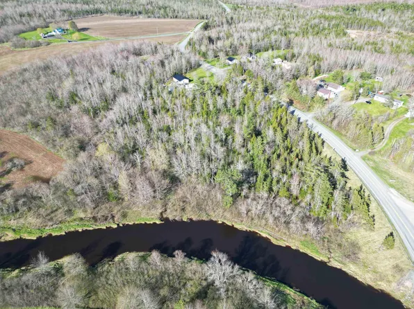 Highway 14, Hardwood Lands, NS B0N 1Y0