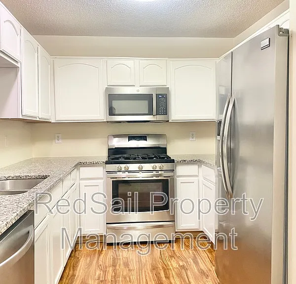 937 Allendale Dr — Photo 4