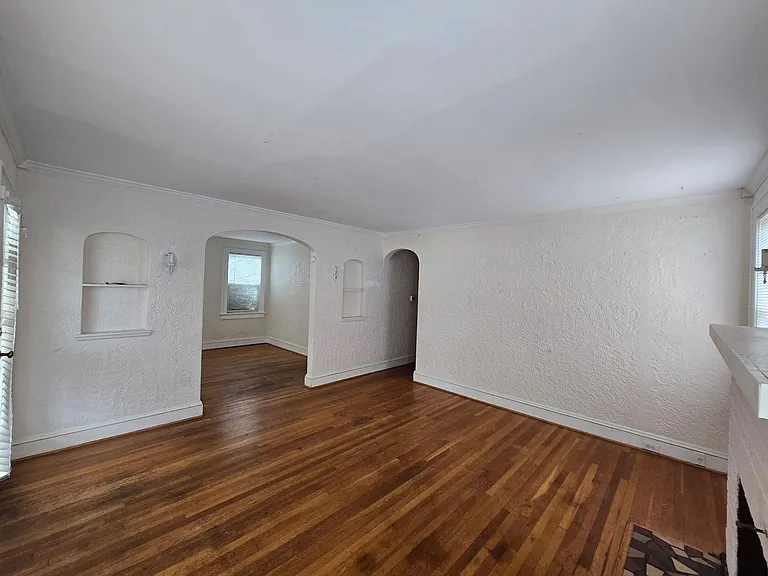 1635 E Ocean View Ave — Photo 3