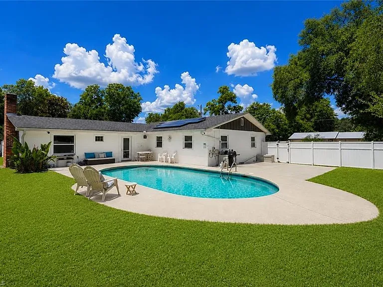 655 SW Pointview Rd — Photo 40