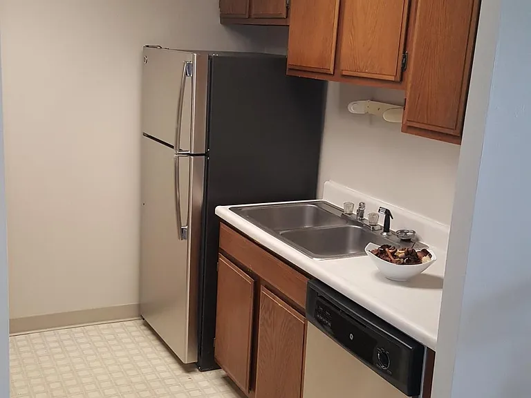Oakwood Apartments — Photo 35