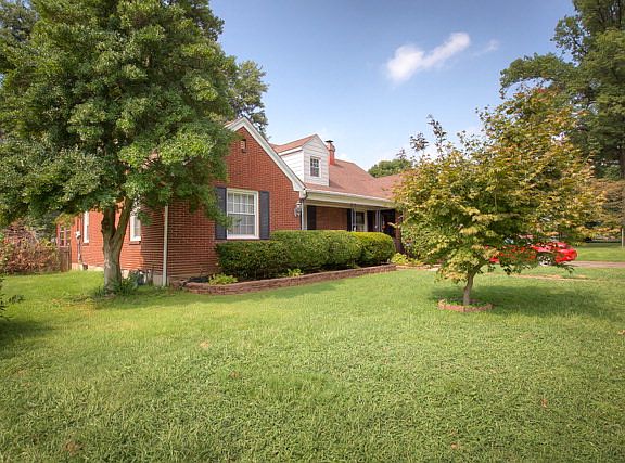 3rd image of 2948 Meadowland Dr