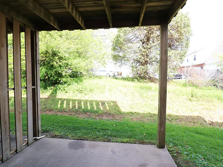 812 W Main St #4 — Photo 16