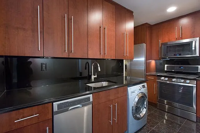 Fairfield Manor at Douglaston — Photo 3