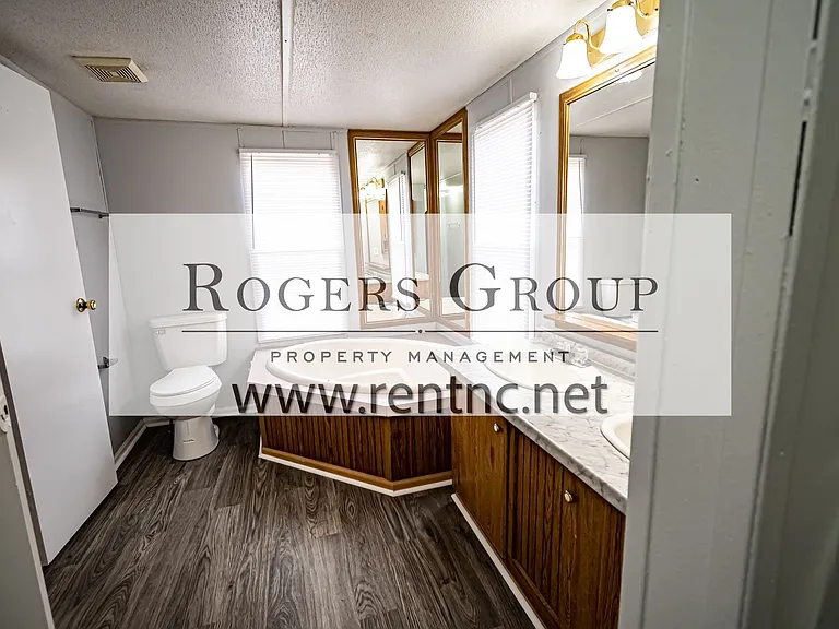 6088 Cindy Ln — Photo 7