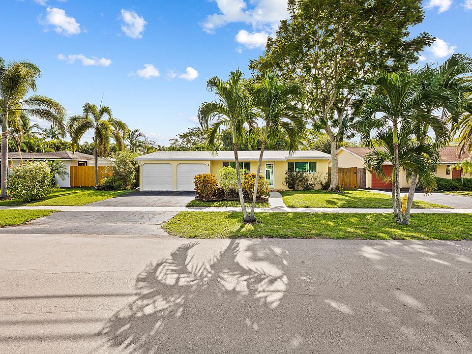 1st image of 1320 SW 55th Avenue