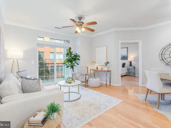 2055 26th St S #5-207, Arlington, VA 22206