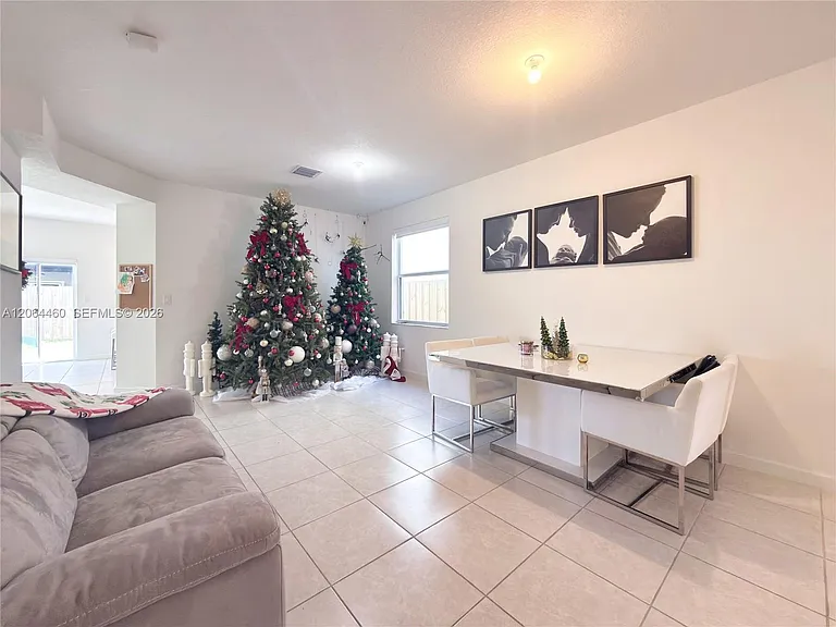 2636 SE 13th Ct — Photo 5