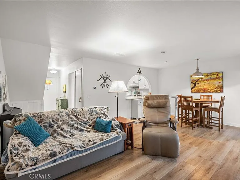 4683 Maxwell Ct — Photo 2