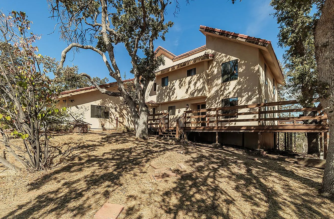 29422 Larkspur Rd photo 1