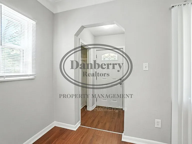 822 Searles Rd — Photo 6