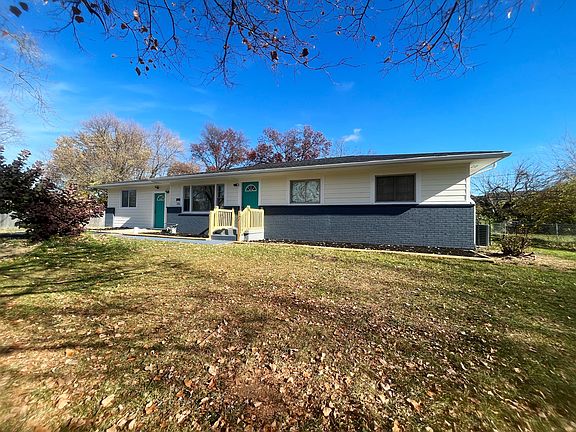 3rd image of 8031 Briarwood Dr