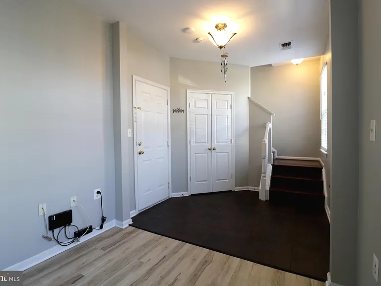 21786 Dragons Green Sq — Photo 3