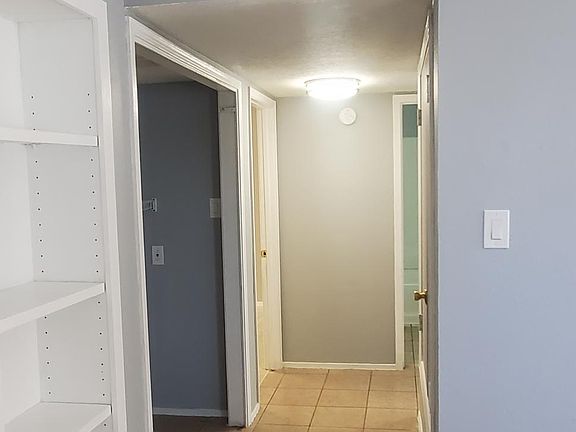 2nd image of 540 Palomas Dr SE APT B