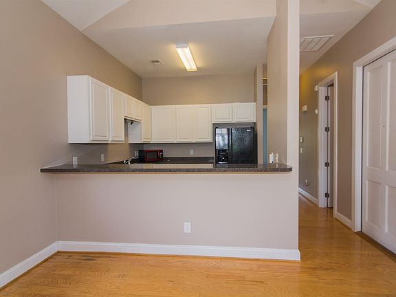 5th image of 130 Taylors Hill Dr