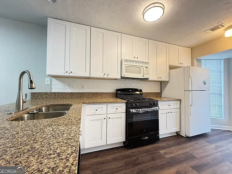 6720 Colchester Pl — Photo 11