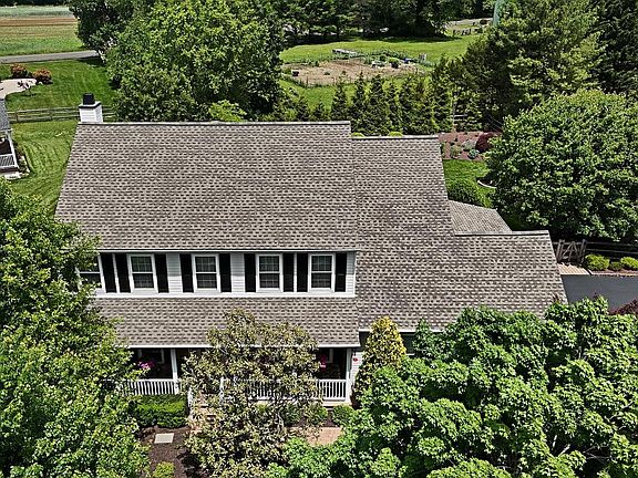 2nd image of 404 English Ivy Dr