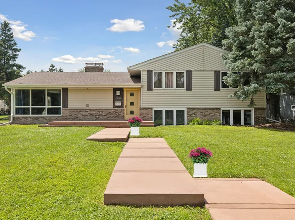 6720 Limerick Ln, Edina, MN 55439